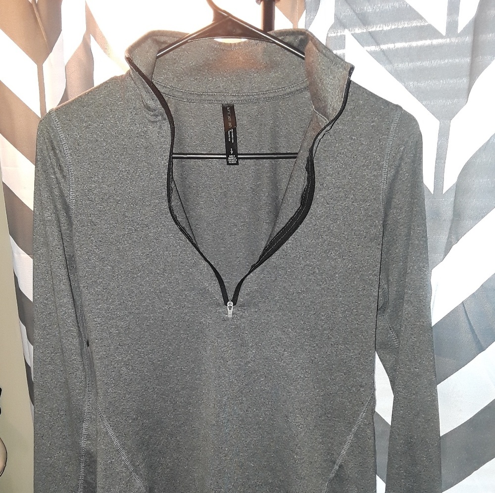 Half zip athletic top